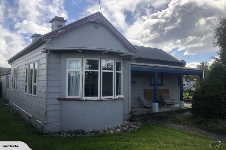 Photo of property in 49 Blaydon Street, Waikaia, 9778