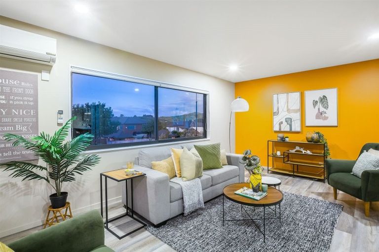 Photo of property in 32 Tongariro Drive, Aotea, Porirua, 5024