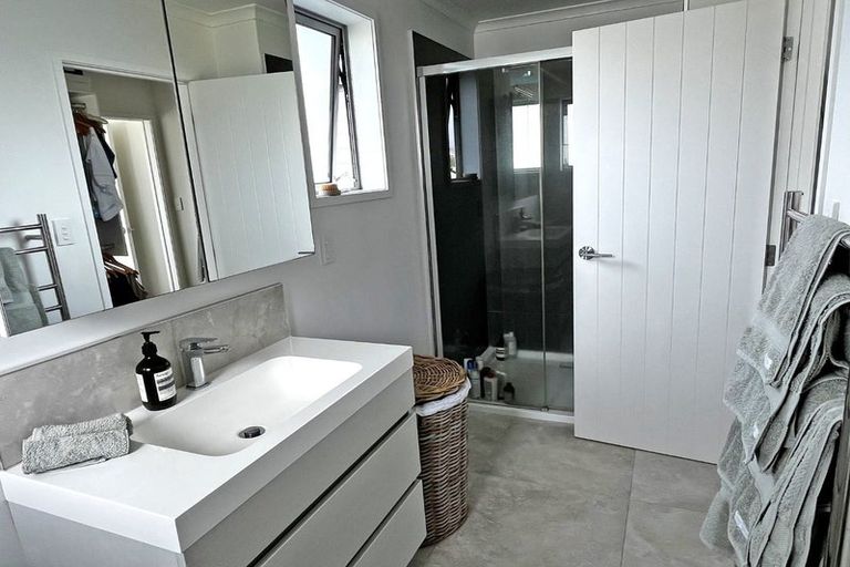Photo of property in 2 Trevally Place, Snells Beach, 0920