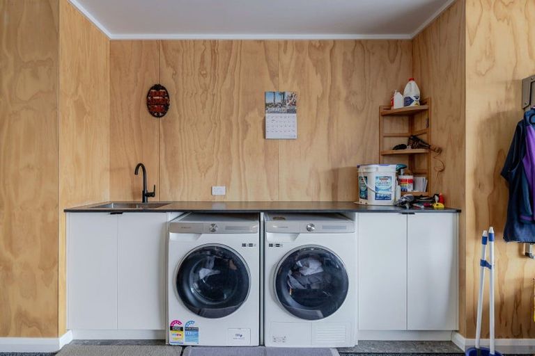 Photo of property in 77 Freedom Drive, Kelvin Grove, Palmerston North, 4414