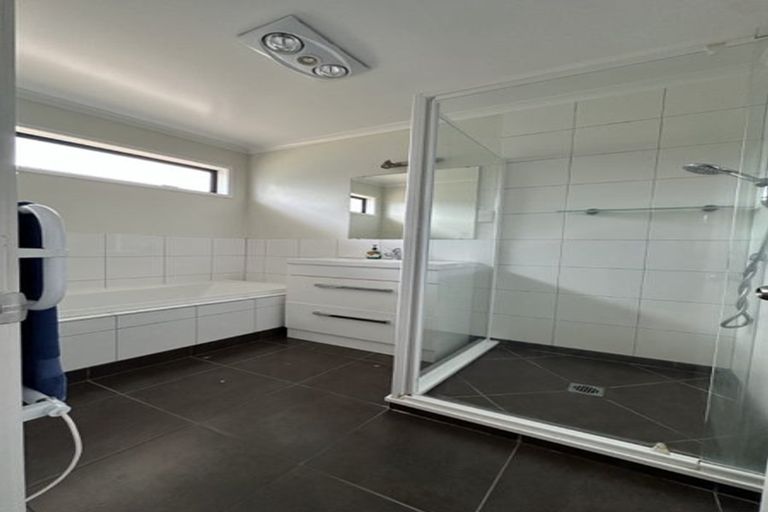 Photo of property in 13 Hoihere Drive, One Tree Point, 0118