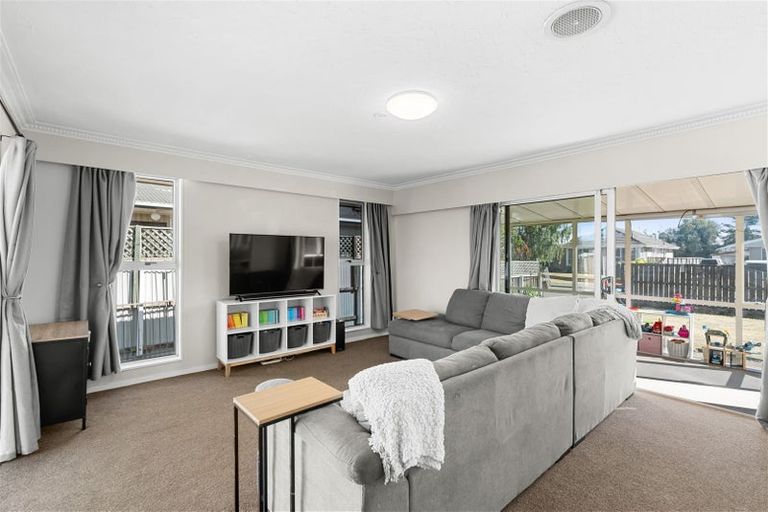 Photo of property in 13 Davidson Crescent, Hornby, Christchurch, 8042