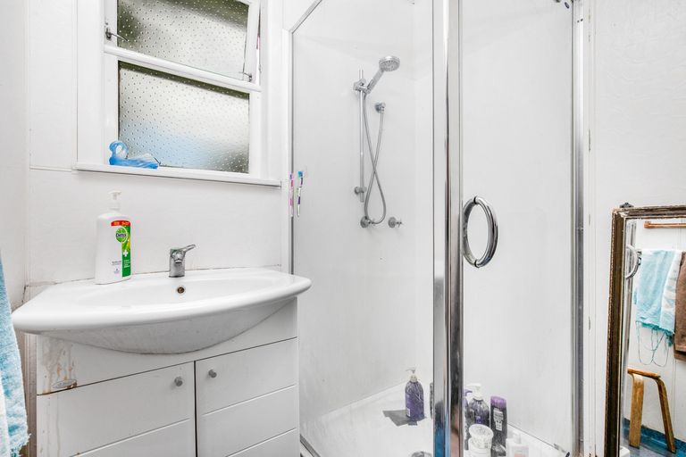 Photo of property in 38 Kohinoor Avenue, Mangere, Auckland, 2022