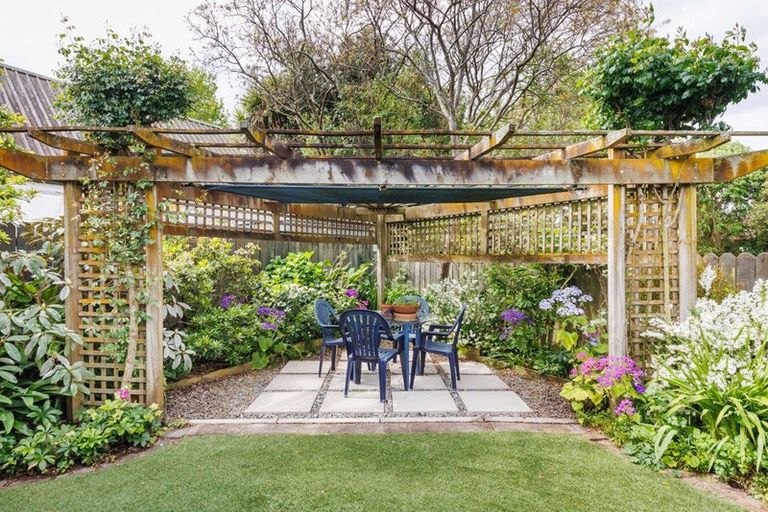 Photo of property in 9 Baton Place, Highbury, Palmerston North, 4412