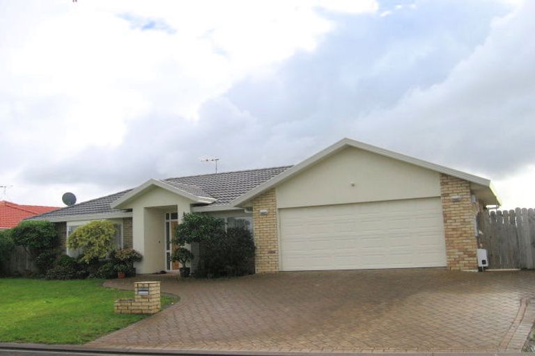 Photo of property in 3 Brosna Place, East Tamaki, Auckland, 2016