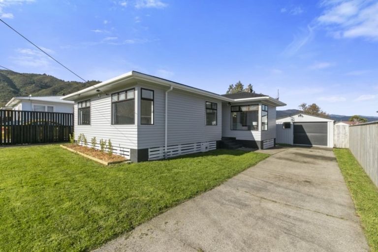 Photo of property in 9 Mckay Street, Wainuiomata, Lower Hutt, 5014