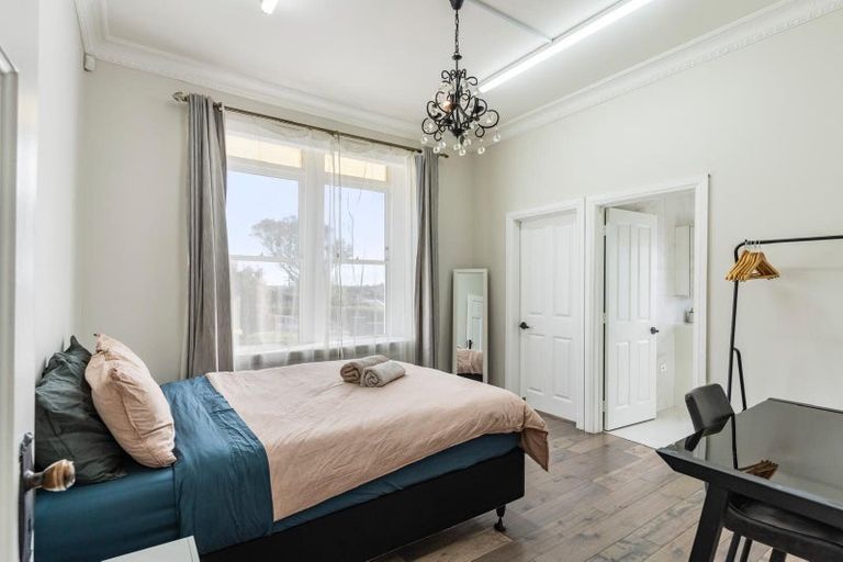 Photo of property in 88 Onewa Road, Northcote Point, Auckland, 0627