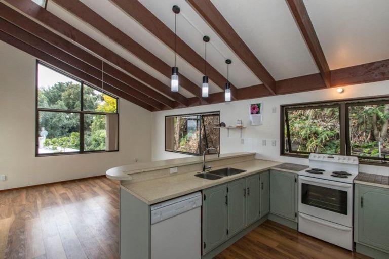 Photo of property in 27 Burns Road, Hospital Hill, Napier, 4110