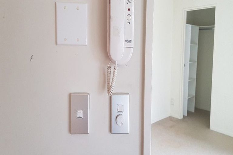 Photo of property in 5c/17 Crown Lynn Place, New Lynn, Auckland, 0600