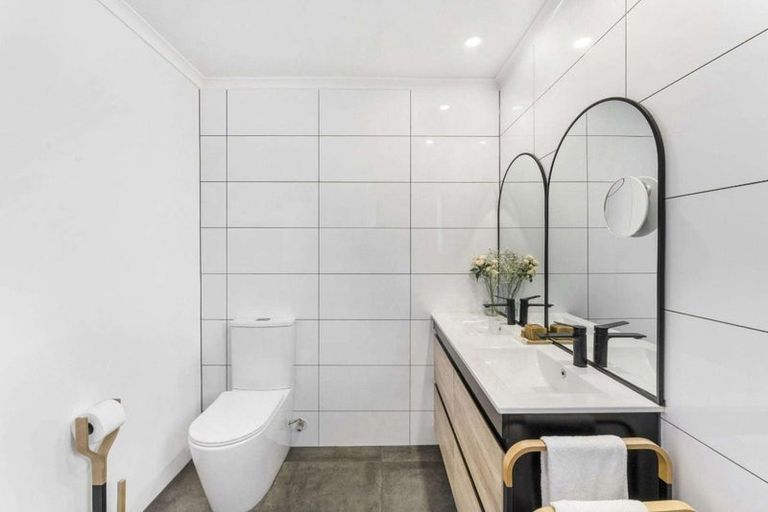 Photo of property in 16a Valley Road, Browns Bay, Auckland, 0630