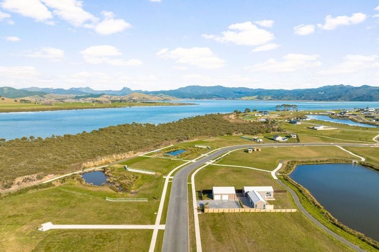 Photo of property in 218 Hamiora Street, Matarangi, 3592