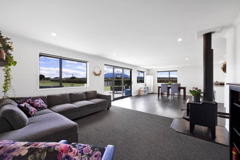 Photo of property in 657 Eltham Road, Mangatoki, Stratford, 4391