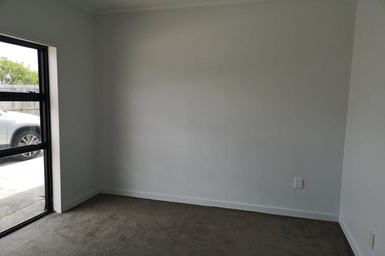 Photo of property in 1/12 Tonar Street, Northcote, Auckland, 0627