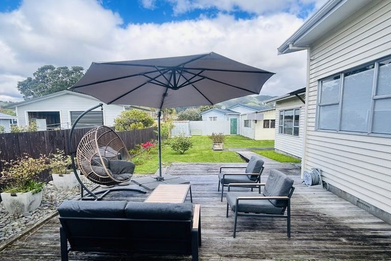 Photo of property in 18 Arawhata Road, Paraparaumu, 5032