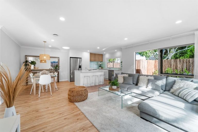 Photo of property in 32a Centreway Road, Orewa, 0931