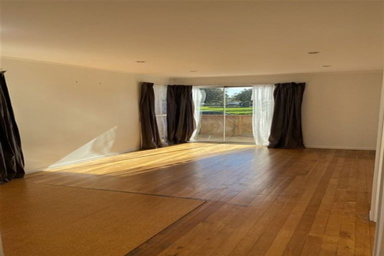 Photo of property in 36 Reelick Avenue, Pakuranga Heights, Auckland, 2010