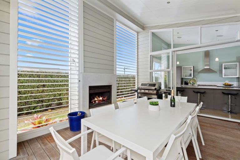 Photo of property in 15 Kewai Street, Omaha, 0986