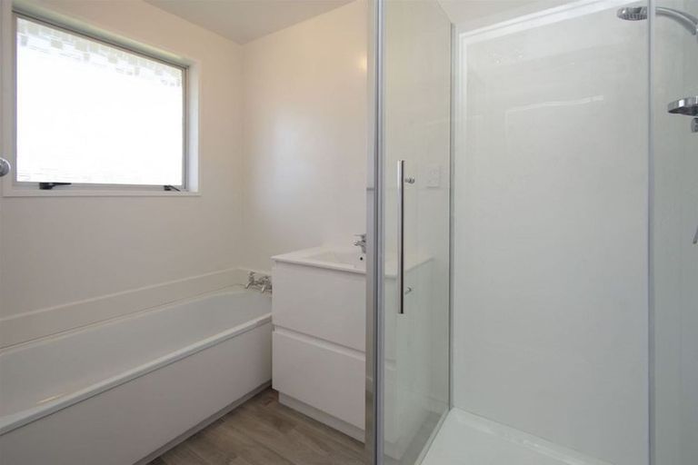 Photo of property in 2/5 Chilton Drive, Mairehau, Christchurch, 8052