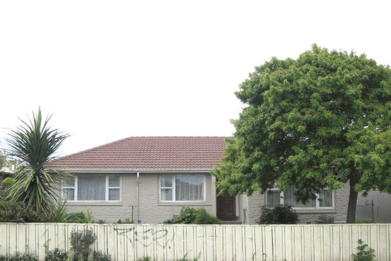 Photo of property in 8 Beeston Place, Redwood, Christchurch, 8051