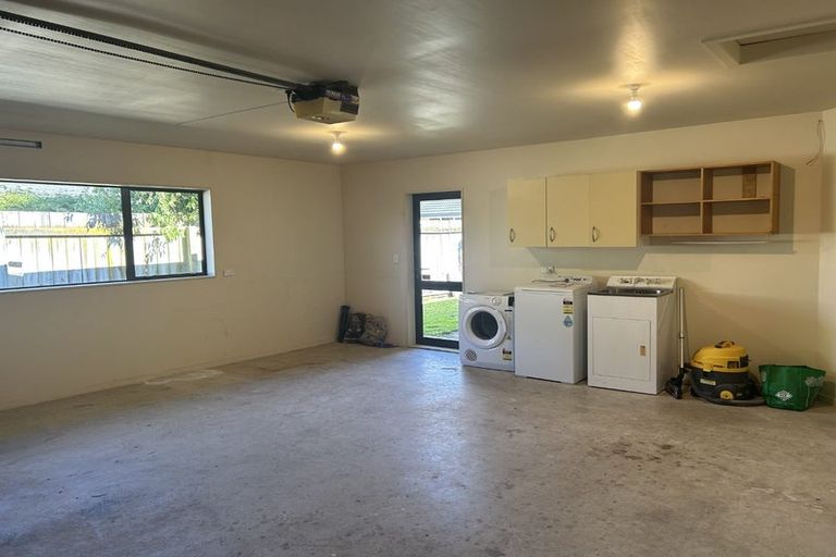 Photo of property in 64 Guildford Drive, Paraparaumu, 5032