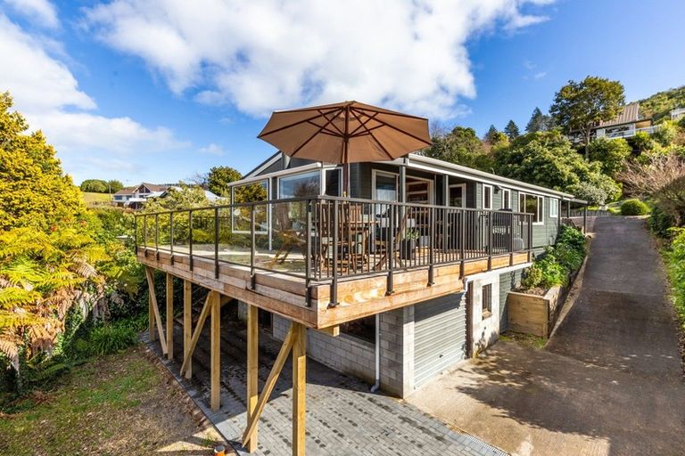 Photo of property in 28 Ewing Grove, Acacia Bay, Taupo, 3330