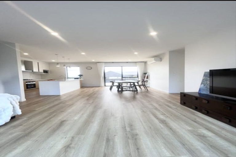 Photo of property in 15 Arawaru Avenue, Wainui, Silverdale, 0992