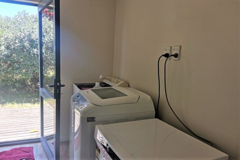 Photo of property in 34 Manaia View Road, One Tree Point, 0118