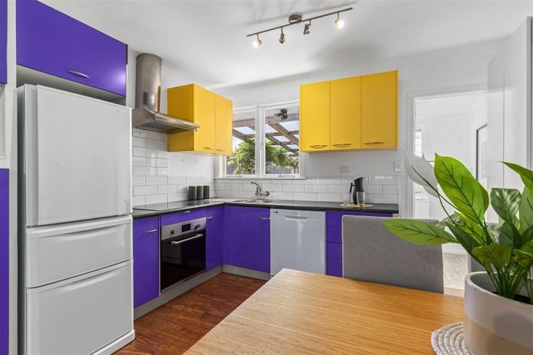 Photo of property in 2/100 Ti Rakau Drive, Pakuranga, Auckland, 2010