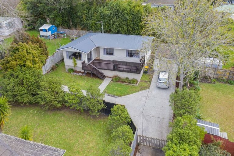 Photo of property in 9 Tracey Terrace, Te Atatu South, Auckland, 0602