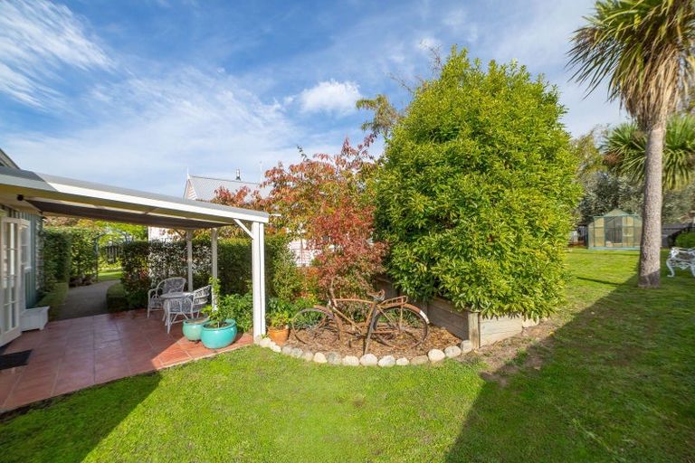 Photo of property in 10 Cotter Street, Greytown, 5712