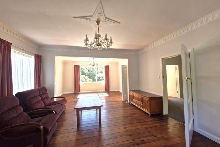 Photo of property in 13 Waikare Street, Karori, Wellington, 6012