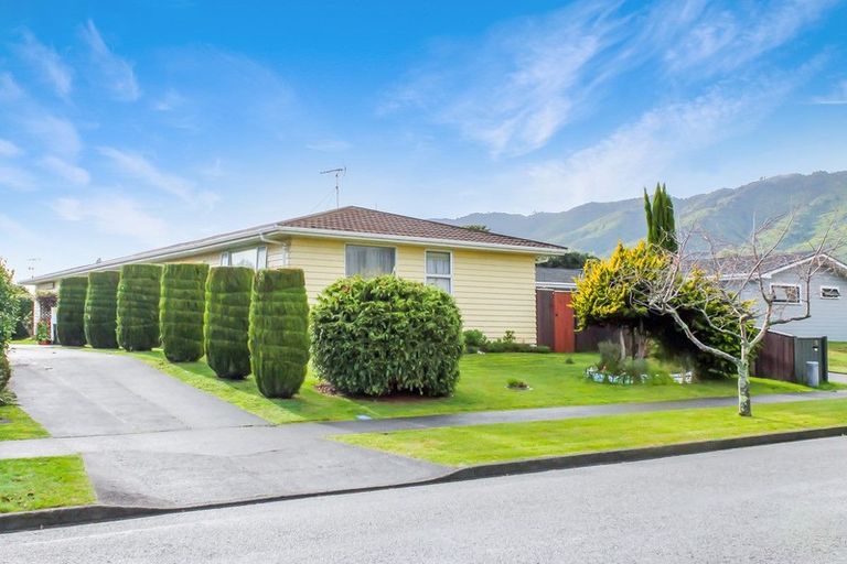 Photo of property in 27a Matai Street, Waikanae, 5036