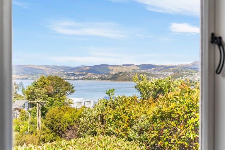 Photo of property in 61 Mana View Road, Paremata, Porirua, 5026