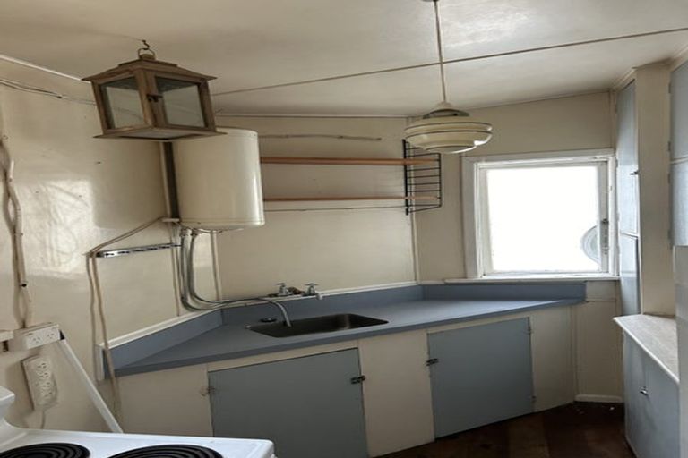 Photo of property in 68 Oriental Parade, Oriental Bay, Wellington, 6011