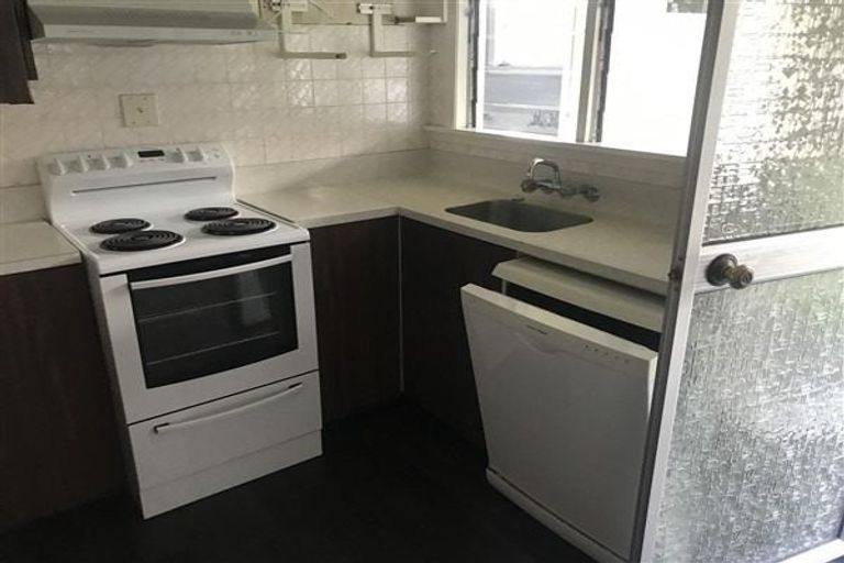 Photo of property in 24 Kent Crescent, Awapuni, Palmerston North, 4412