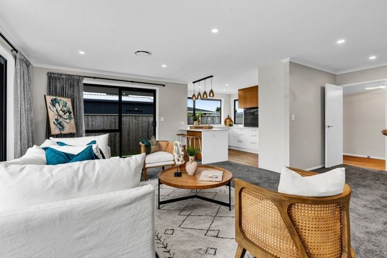 Photo of property in 18d Virginia Place, Whalers Gate, New Plymouth, 4310