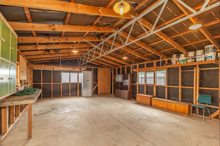 Photo of property in 104 Ryder Crescent, Levin, 5510