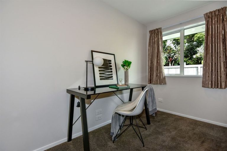 Photo of property in 33 Palmers Road, New Brighton, Christchurch, 8083