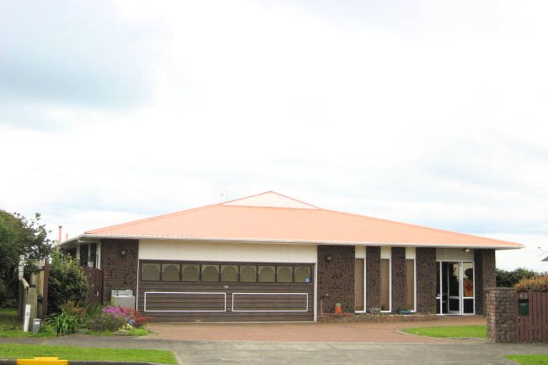 Photo of property in 43 Crownhill Street, Spotswood, New Plymouth, 4310