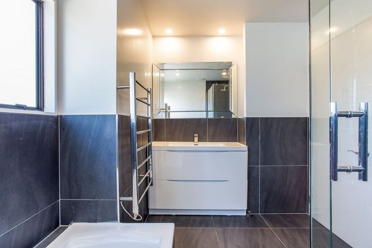 Photo of property in 7 Flaunty Place, West Harbour, Auckland, 0618