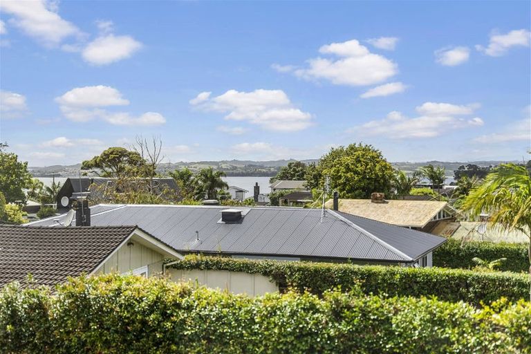 Photo of property in 76 Marine Parade, Mellons Bay, Auckland, 2014