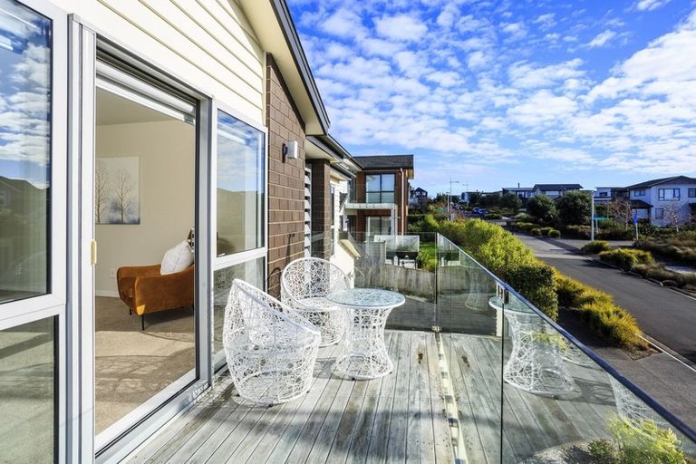 Photo of property in 4 Greenlink Rise, Long Bay, Auckland, 0630