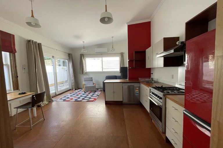 Photo of property in 5 Lipman Street, Mount Victoria, Wellington, 6011