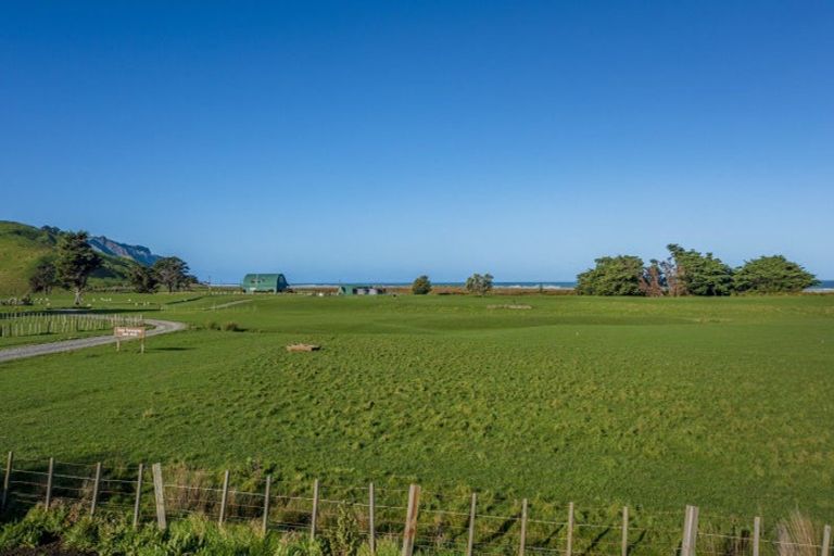 Photo of property in 79 Seaview Road, Herbertville, 4970