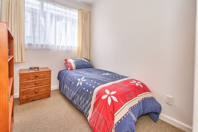 Photo of property in 5 Vernon Avenue, Takaro, Palmerston North, 4412