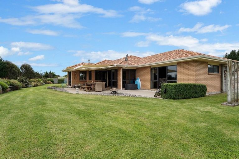 Photo of property in 12 Waitaheke Road, Te Horo, Otaki, 5581