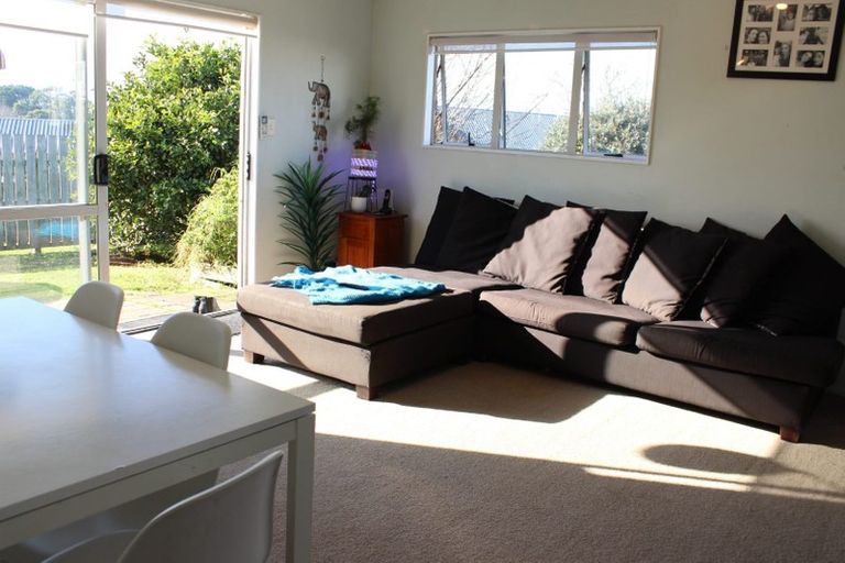 Photo of property in 8a Fordham Street, Beach Haven, Auckland, 0626