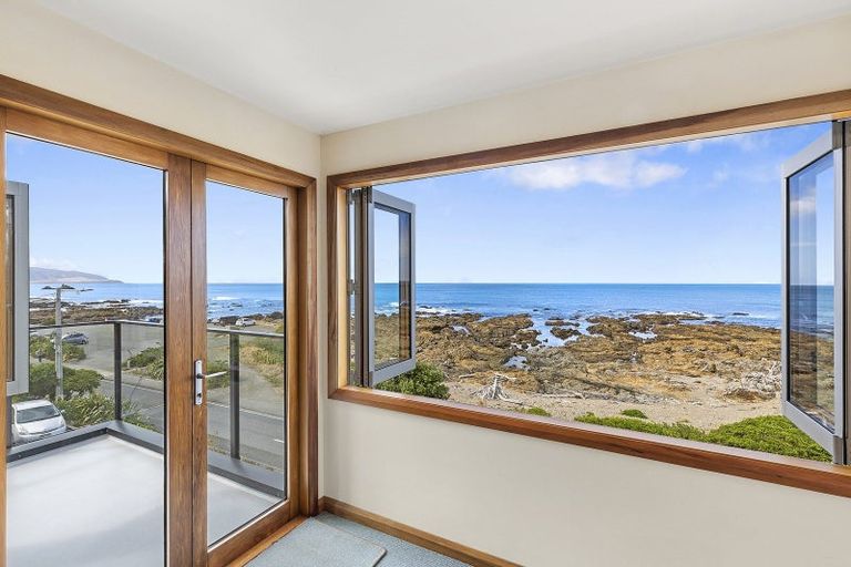 Photo of property in 441 The Esplanade, Island Bay, Wellington, 6023