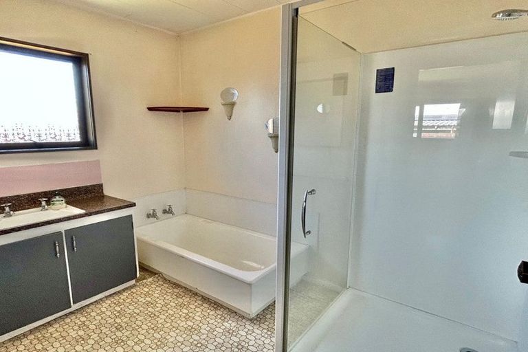 Photo of property in 150b Gloucester Street, Taradale, Napier, 4112