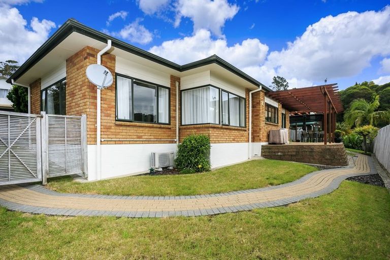Photo of property in 7 Landvale Court, Browns Bay, Auckland, 0630